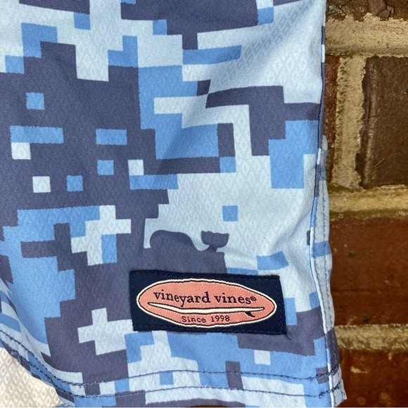 Vineyard Vines Men’s Digi Camo Whale Board Shorts Blue Size 30 - Picture 9 of 10